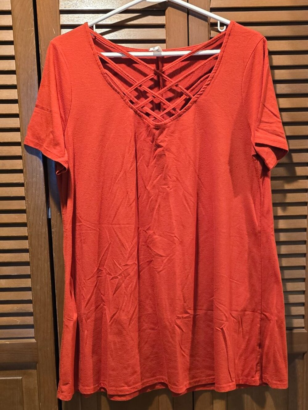 Zenana Premium Criss Cross Neck Short Sleeve Tunic Tee – Burnt Orange (1X)